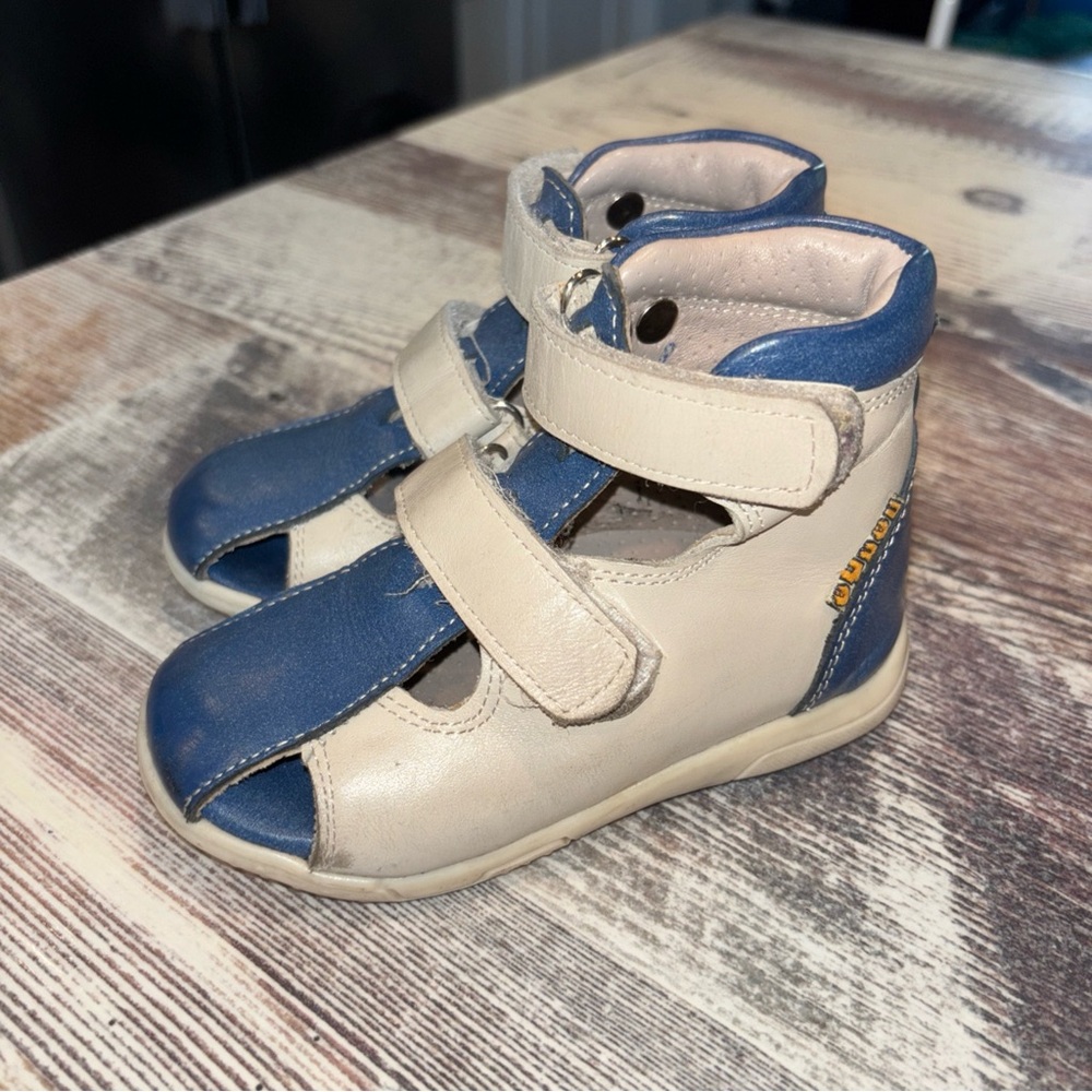 Orthopedic toddler Blue & Cream Sandals with Straps. Arch & ankle support US 8M